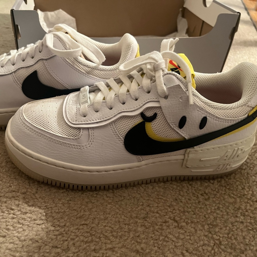 ⭐️SMILEY FACE NIKE AIR FORCE ONES⭐️